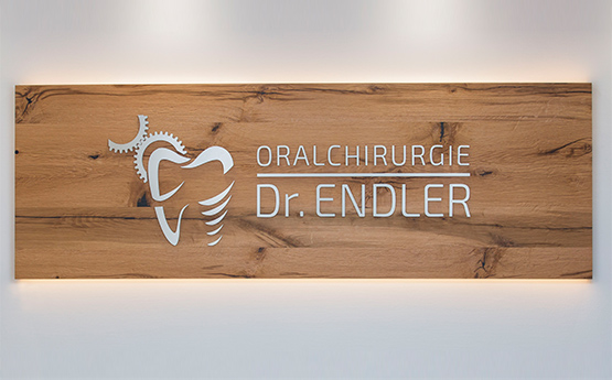 Oralchirurgie Crailsheim - Dr. med. dent. Philipp Endler - Bildergalerie von Team, Praxis und Ausstattung